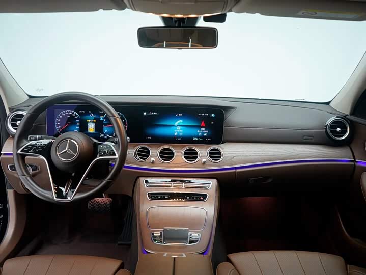 Mercedes-Benz E-Class, 2023 — фото 2 из 9