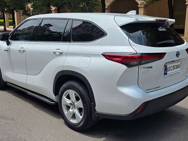 Toyota Highlander, 2022 — фото 4 из 9