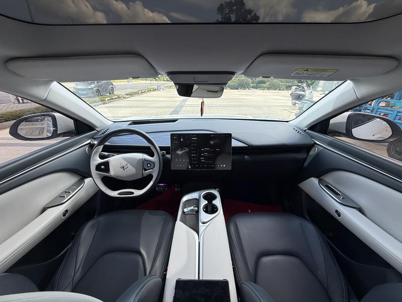 BAIC Arcfox Alpha T5, 2024 — фото 8 из 12