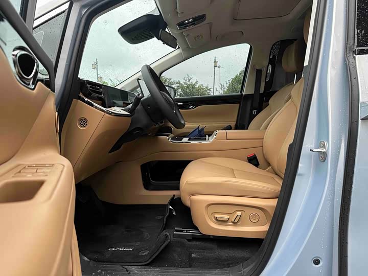 GAC Trumpchi E8, 2026 — фото 3 из 9