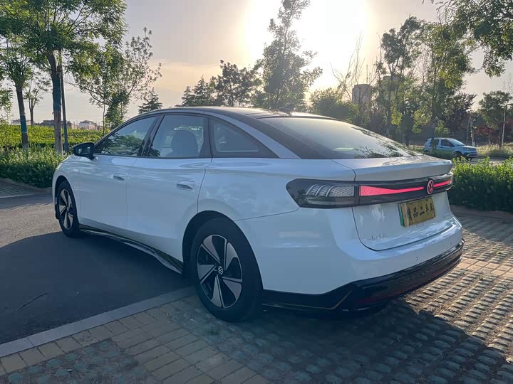Volkswagen ID.7 Vizzion, 2024 — фото 8 из 9