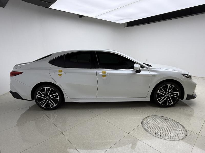 Toyota Camry, 2025 — фото 8 из 12