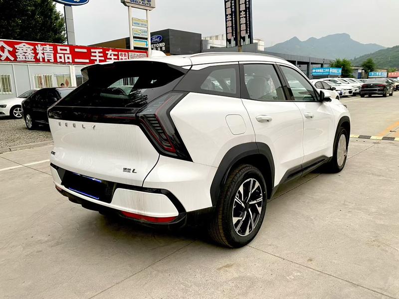 Geely Atlas L, 2025 — фото 6 из 10