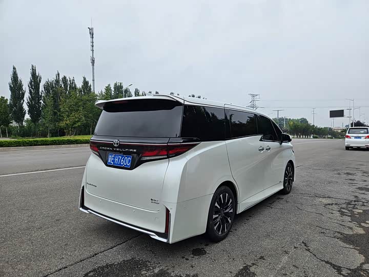 Toyota Vellfire, 2025 — фото 4 из 7
