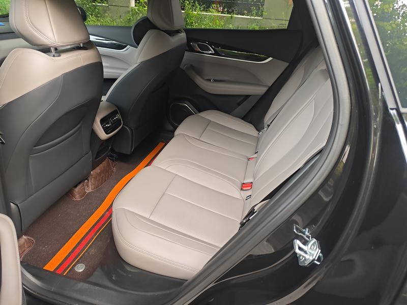 Geely Atlas L, 2025 — фото 12 из 12