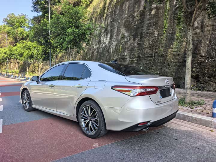 Toyota Camry, 2022 — фото 5 из 9