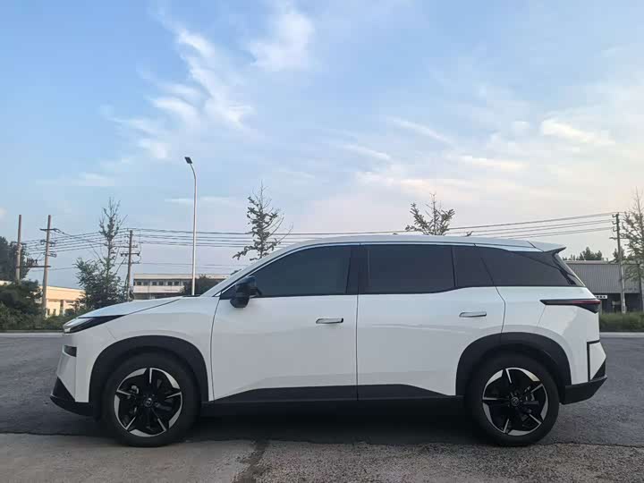 Toyota bZ3X, 2025 — фото 3 из 9