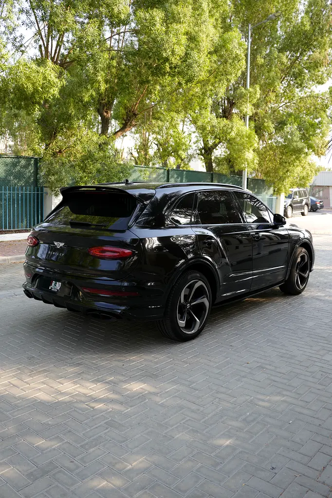 Bentley Bentayga, 2022 — фото 2 из 10