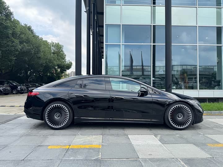 Mercedes-Benz EQS AMG, 2025 — фото 4 из 12