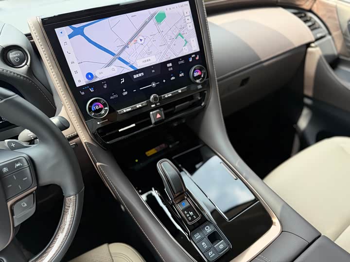 Toyota Alphard, 2023 — фото 9 из 9