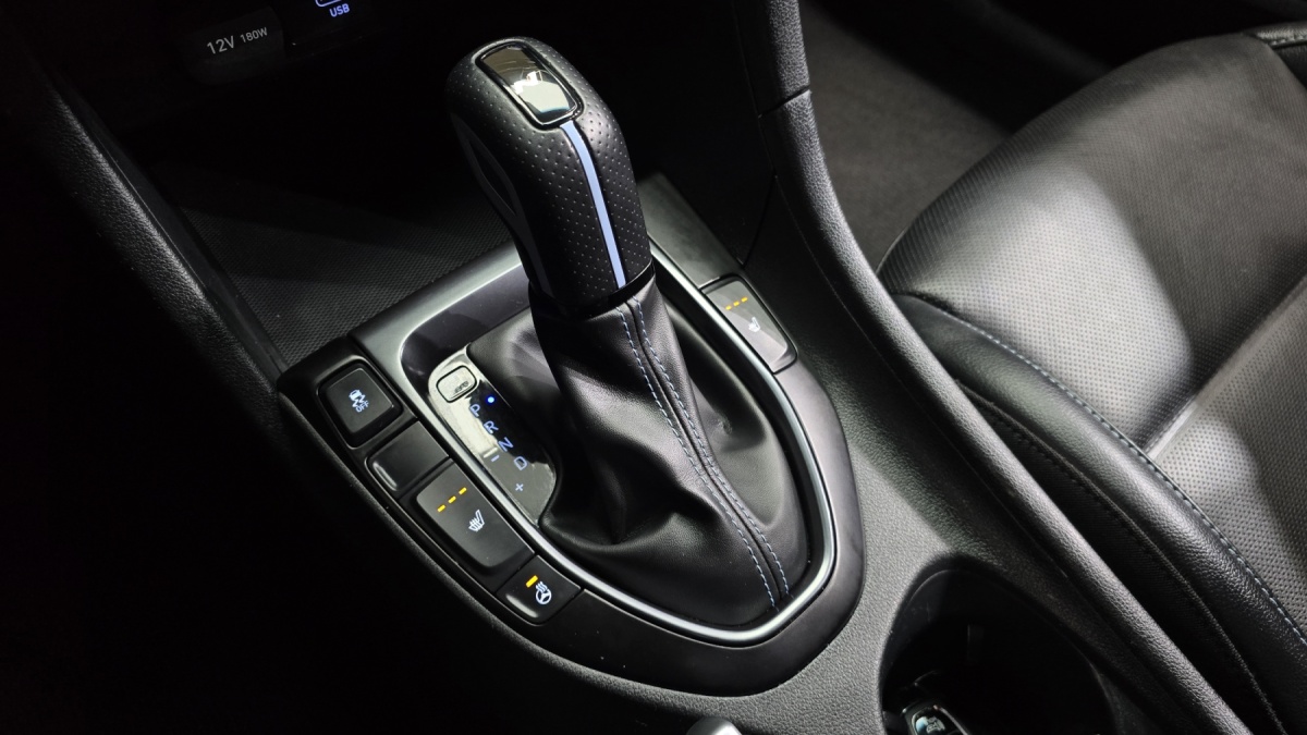 Hyundai Veloster, 2022 — фото 8 из 12