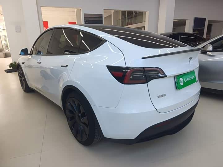 Tesla Model Y, 2023 — фото 5 из 9