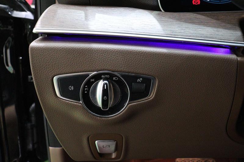 Mercedes-Benz E-Class, 2022 — фото 11 из 12