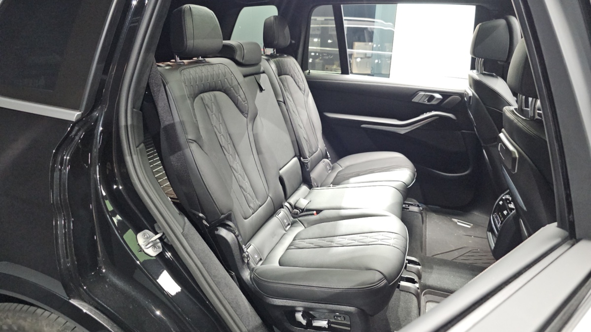 BMW X7, 2025 — фото 10 из 12