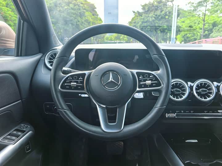 Mercedes-Benz EQA, 2024 — фото 8 из 9
