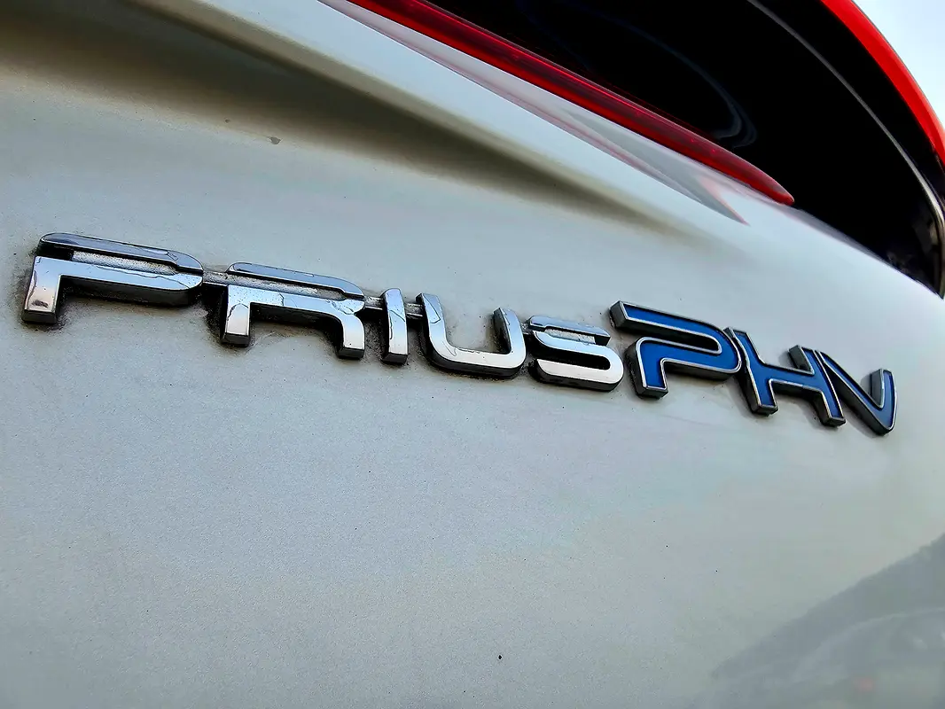 Toyota Prius, 2022 — фото 8 из 10