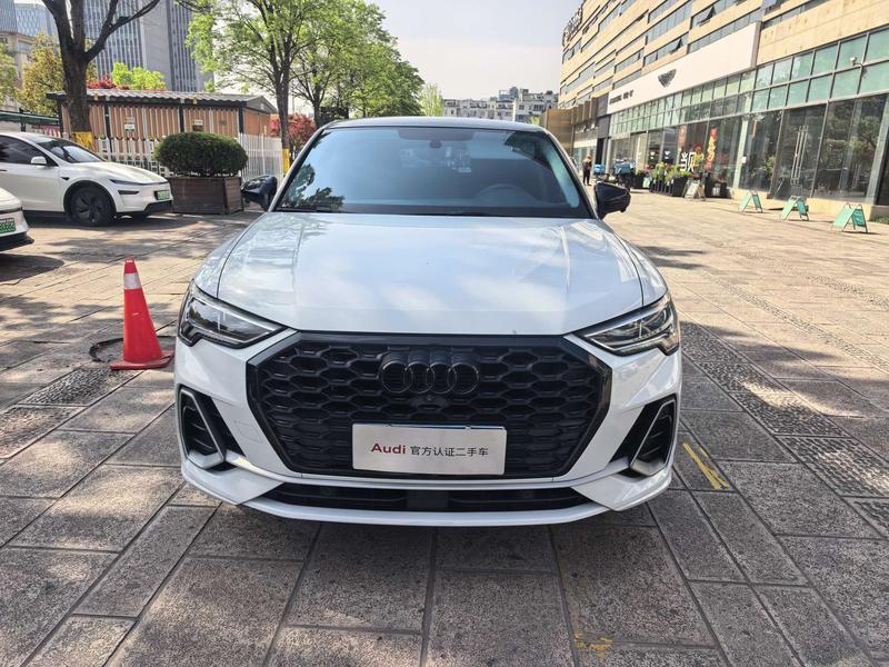 Audi Q3 Sportback, 2023 — фото 2 из 12