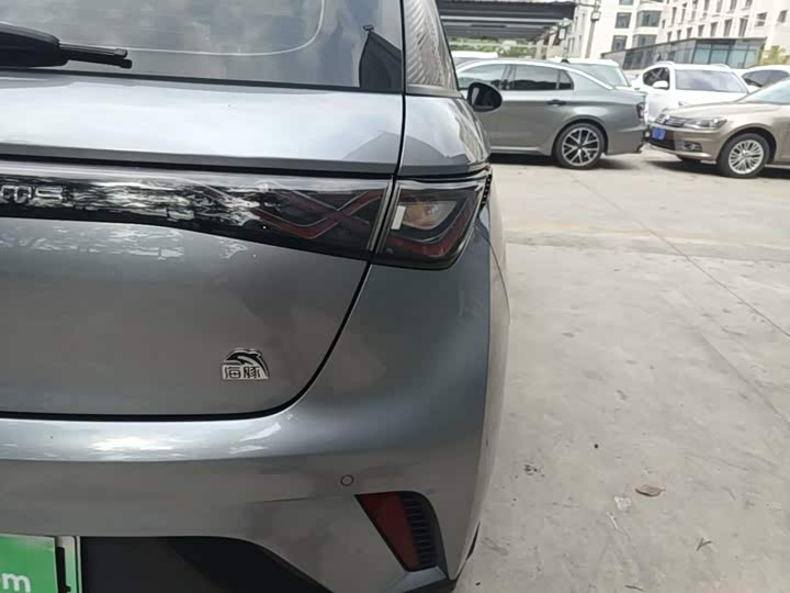 BYD Dolphin, 2023 — фото 8 из 9