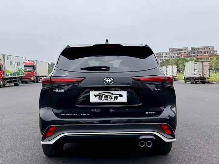 Toyota Crown Kluger, 2025 — фото 8 из 9