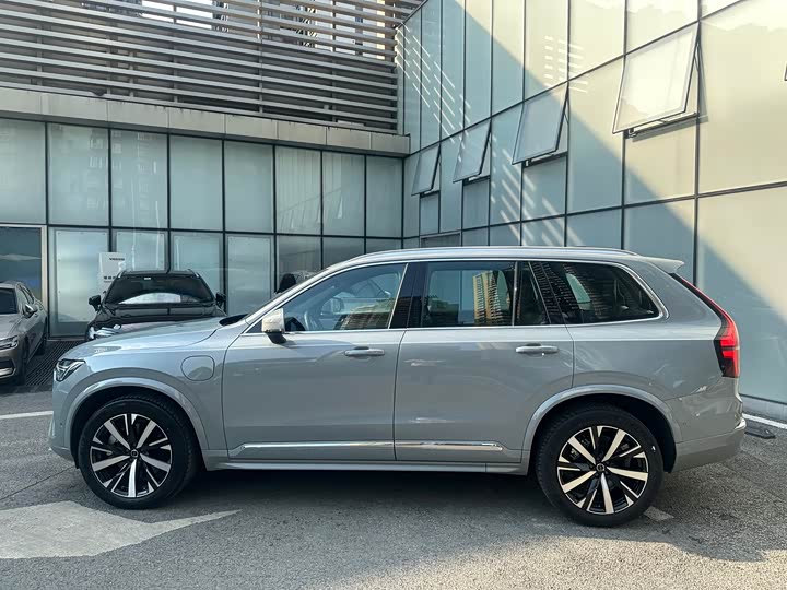 Volvo XC90 Hybrid, 2025 — фото 5 из 9