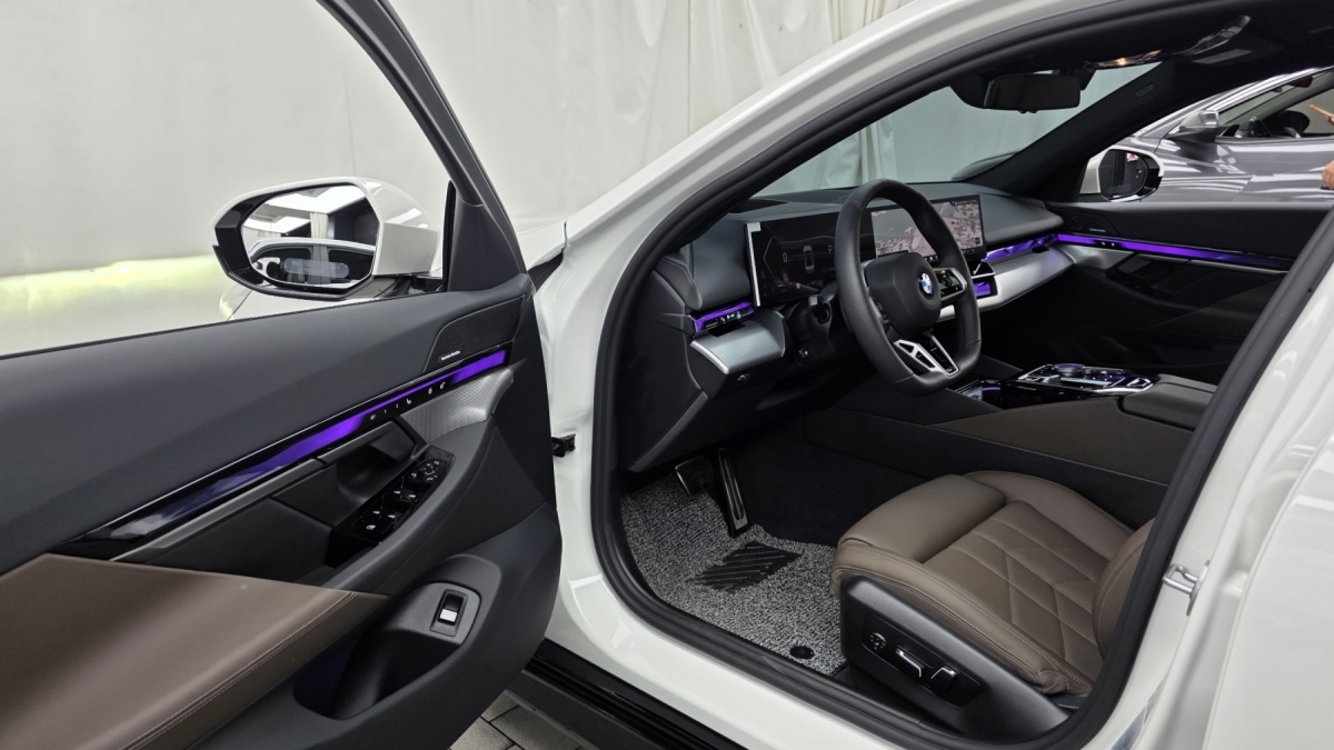 BMW 5 Series, 2025 — фото 9 из 12