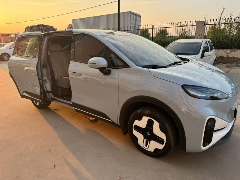 BAIC Arcfox Kaola S, 2024 — фото 6 из 10