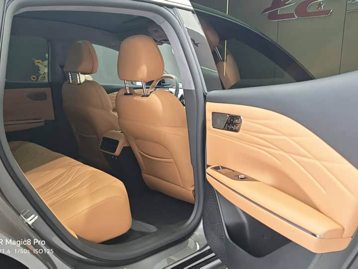 Geely Galaxy Starshine 8 EM-i, 2025 — фото 9 из 9