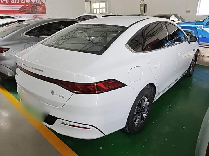 BYD Qin Plus, 2024 — фото 7 из 9