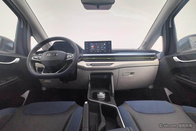 Geely Geometry EX3, 2022 — фото 7 из 12