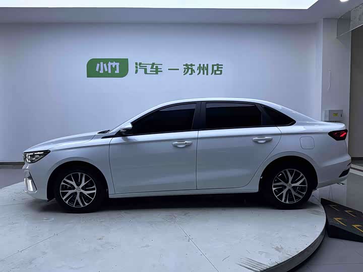 Geely Emgrand, 2023 — фото 8 из 9