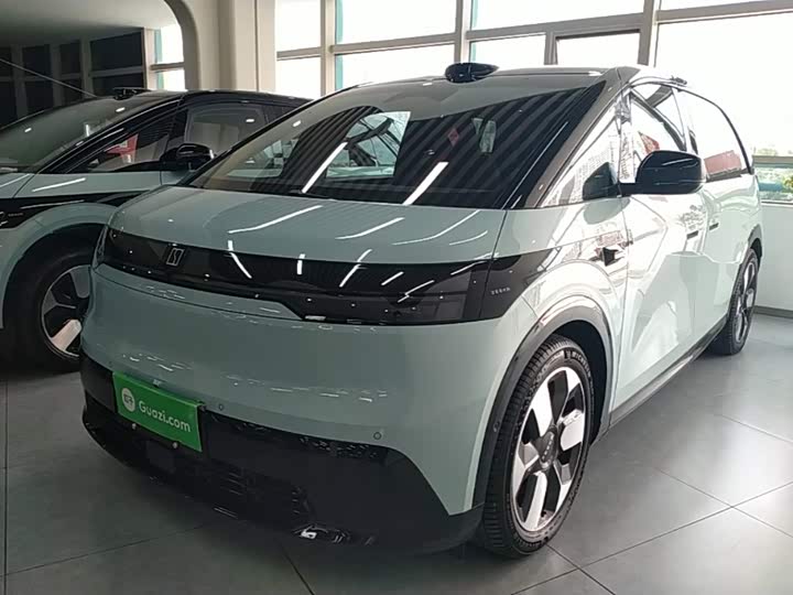 Zeekr Mix, 2025 — купить в Москве под ключ