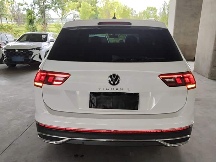 Volkswagen Tiguan L Pro, 2023 — фото 6 из 9