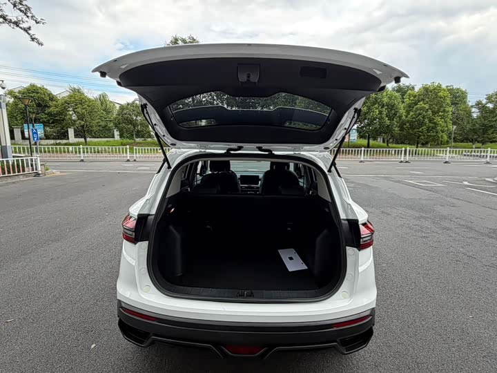 Geely Coolray, 2025 — фото 8 из 9