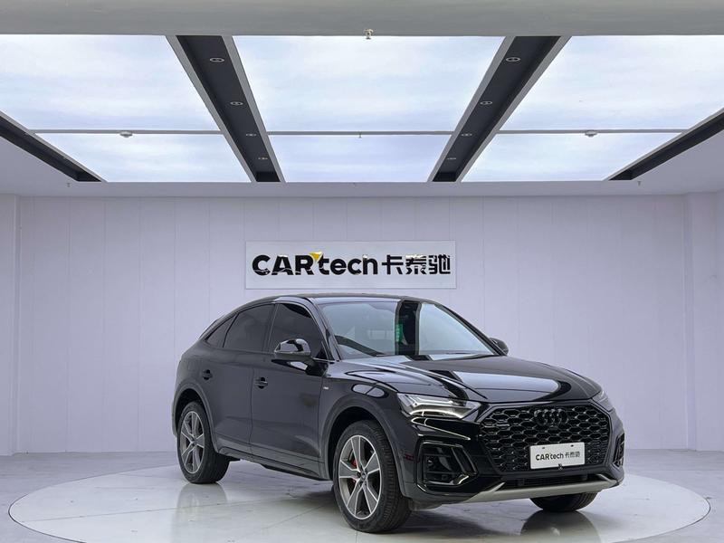 Audi Q5L Sportback, 2022 — фото 3 из 12