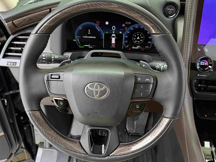 Toyota Alphard, 2025 — фото 6 из 9