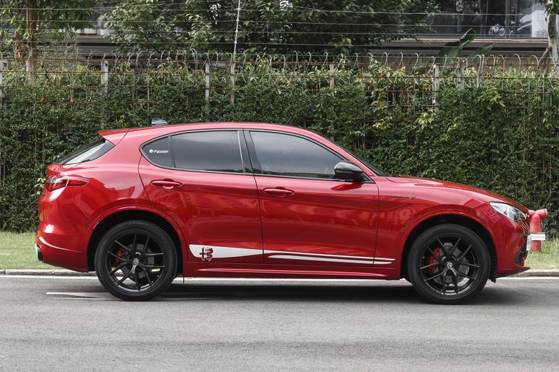 Alfa Romeo Stelvio, 2022 — фото 8 из 12