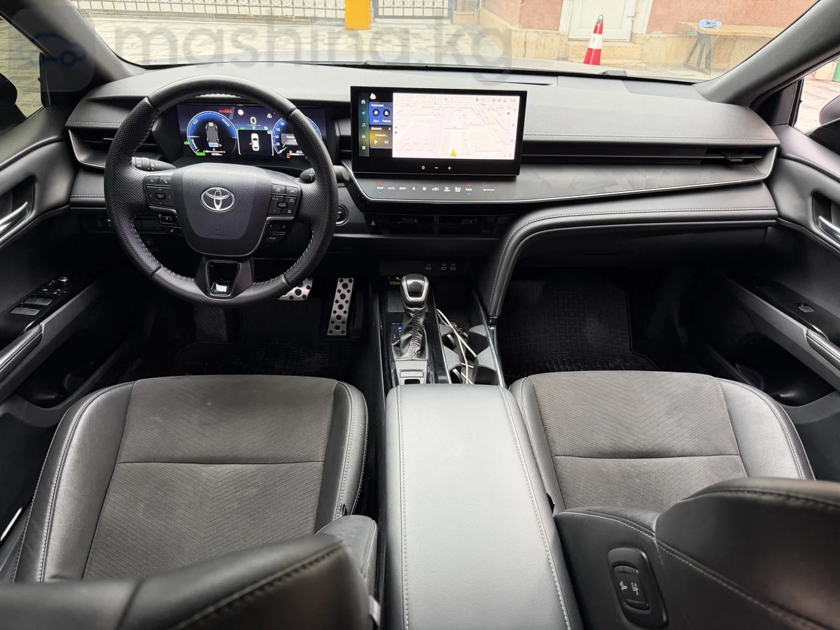 Toyota Camry, 2024 — фото 4 из 4