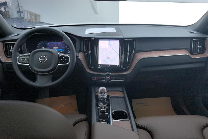 Volvo XC60, 2024 — фото 7 из 12
