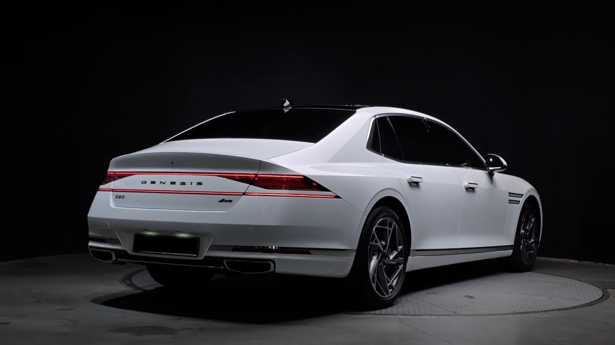 Genesis G90, 2023 — фото 2 из 12
