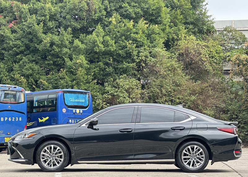 Lexus ES, 2023 — фото 4 из 12