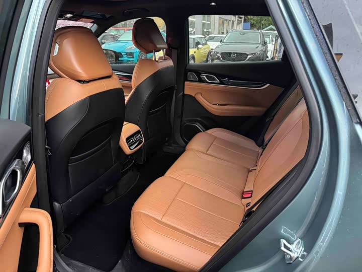 Geely Atlas L, 2025 — фото 6 из 9