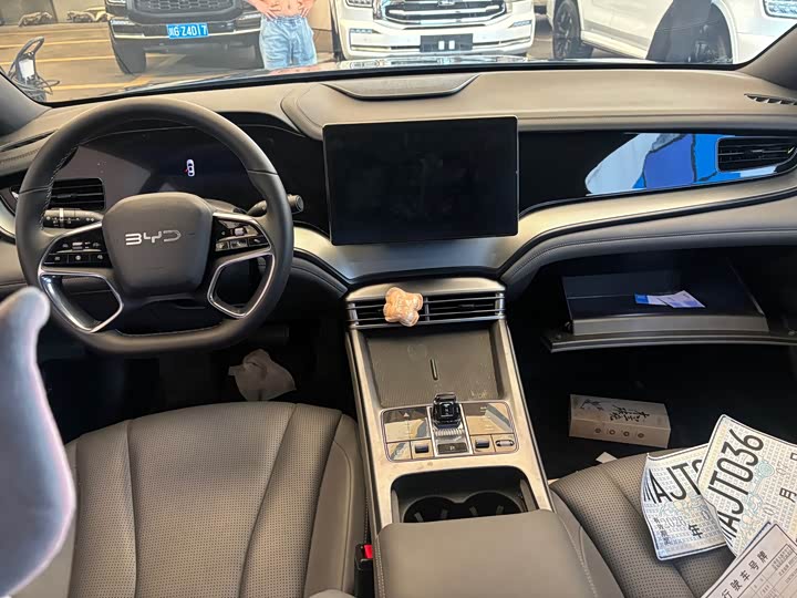 BYD Seal 07 DM-i Hybrid, 2024 — фото 7 из 9