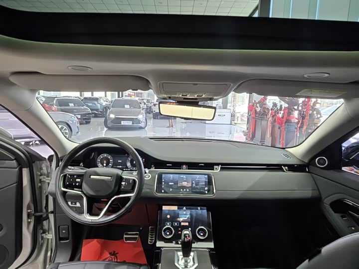 Land Rover Range Rover Evoque L, 2023 — фото 5 из 9