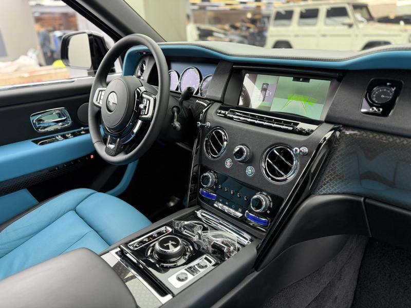 Rolls-Royce Cullinan, 2022 — фото 7 из 12
