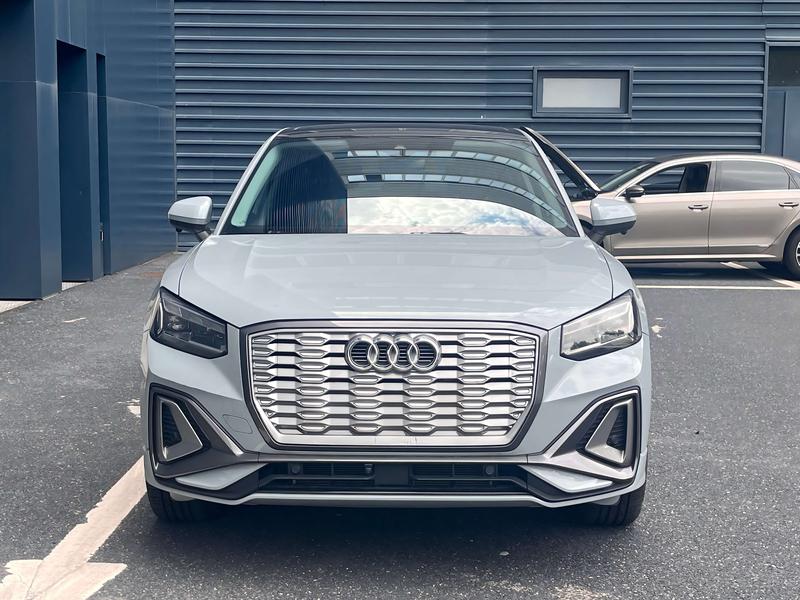 Audi Q2L e-tron, 2022 — фото 2 из 12