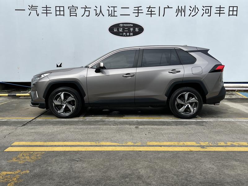 Toyota RAV4 Hybrid, 2021 — фото 4 из 12