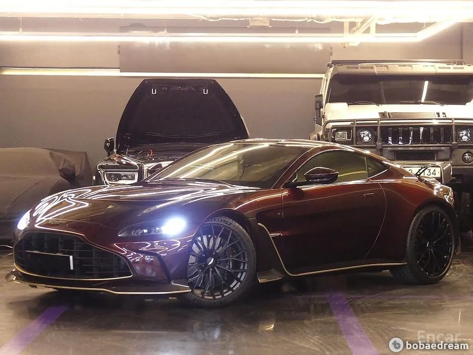 Aston Martin Vantage, 2022 — фото 2 из 12