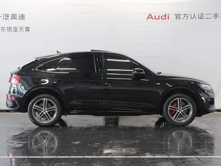 Audi Q5L Sportback, 2024 — фото 4 из 9