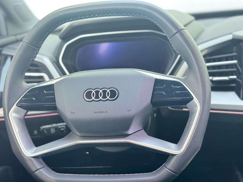 Audi Q4 e-tron, 2024 — фото 10 из 12