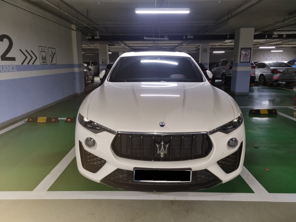 Maserati Levante, 2022 — купить в Москве под ключ